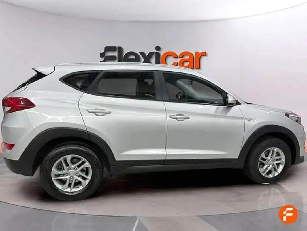 Usado Hyundai Tucson 132 CV (97 kW) 2018 Gris SUV