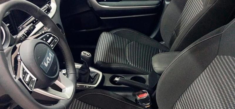 Nuevo Kia XCeed 101 CV (74 kW) 2025 Blanco SUV