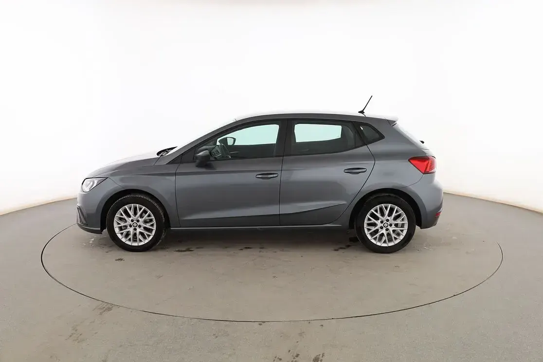 Usado Seat Ibiza Style 95 CV (69 kW) 2018 Gris Utilitario