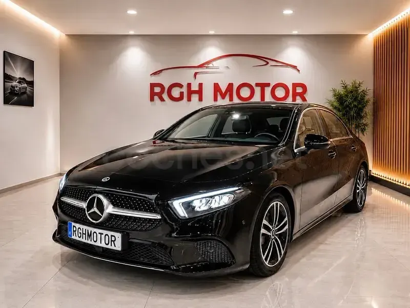 Usado Mercedes A250 218 CV (160 kW) 2021 Negro Berlina