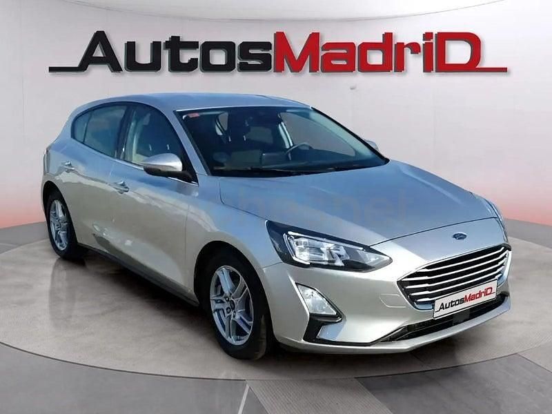 Usado Ford Focus Trend 125 CV (91 kW) 2021 Gris / plata Berlina
