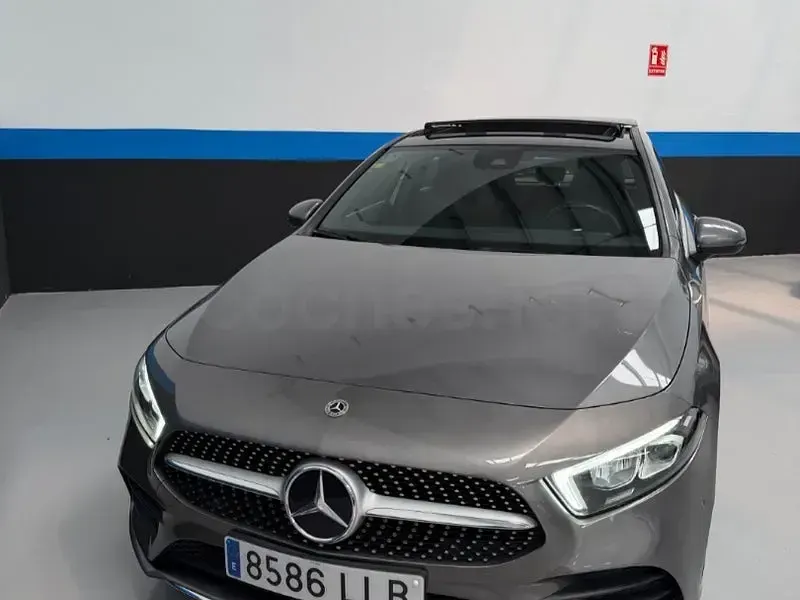 Usado Mercedes A200 150 CV (110 kW) 2020 Gris / plata Berlina