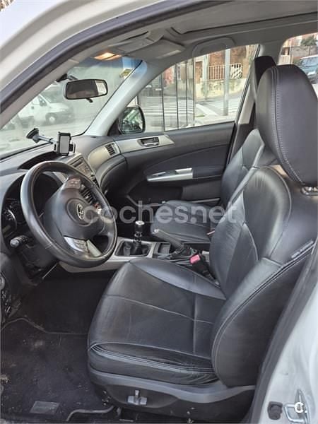 Blanco Usado 2009 Subaru Forester SUV | 8400 € (Precio justo) - Imagen 1/4