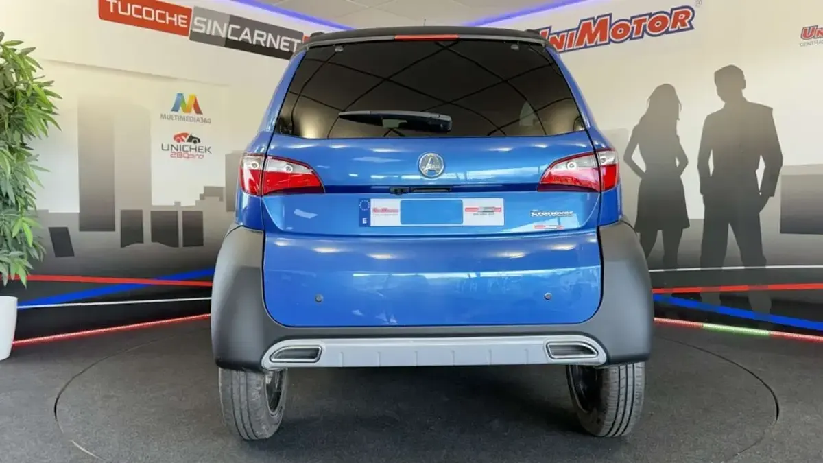 Usado Aixam Crossover Premium 11 CV (8 kW) 2020 Azul Utilitario