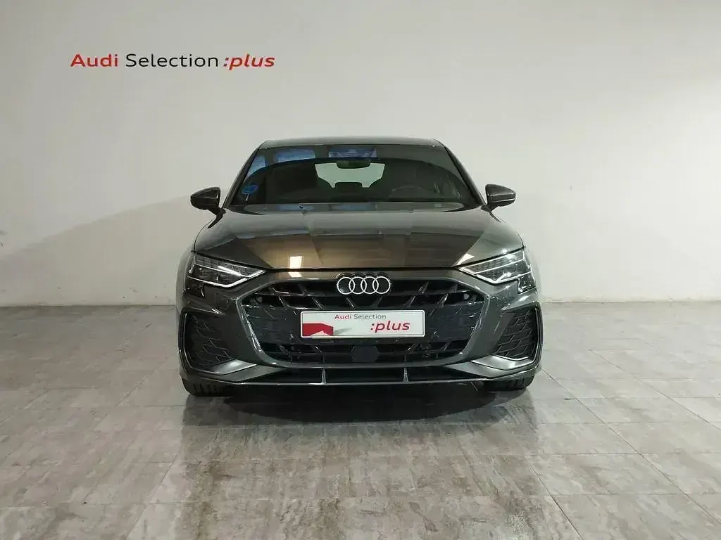 Usado Audi A3 e-tron S-Line 204 CV (150 kW) 2025 Gris Utilitario