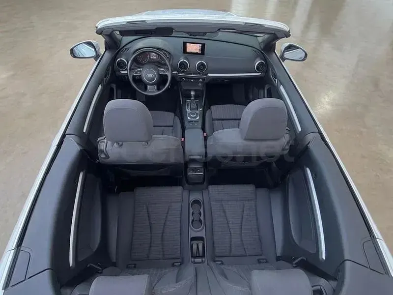 Usado Audi A3 Cabriolet Ambition 150 CV (110 kW) 2014 Blanco Descapotable