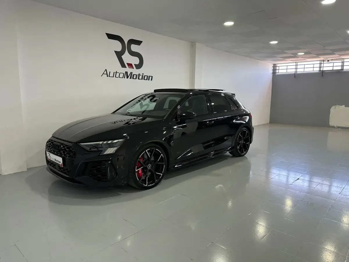 Usado Audi RS3 Sportback 400 CV (294 kW) 2023 Negro Utilitario