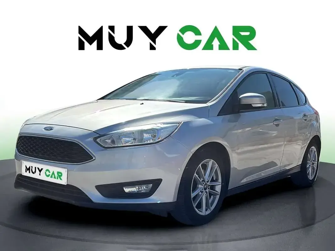 Usado Ford Focus Trend+ 125 CV (91 kW) 2018 Gris Utilitario