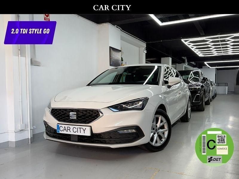 Usado Seat Leon Style 115 CV (84 kW) 2021 Blanco Berlina
