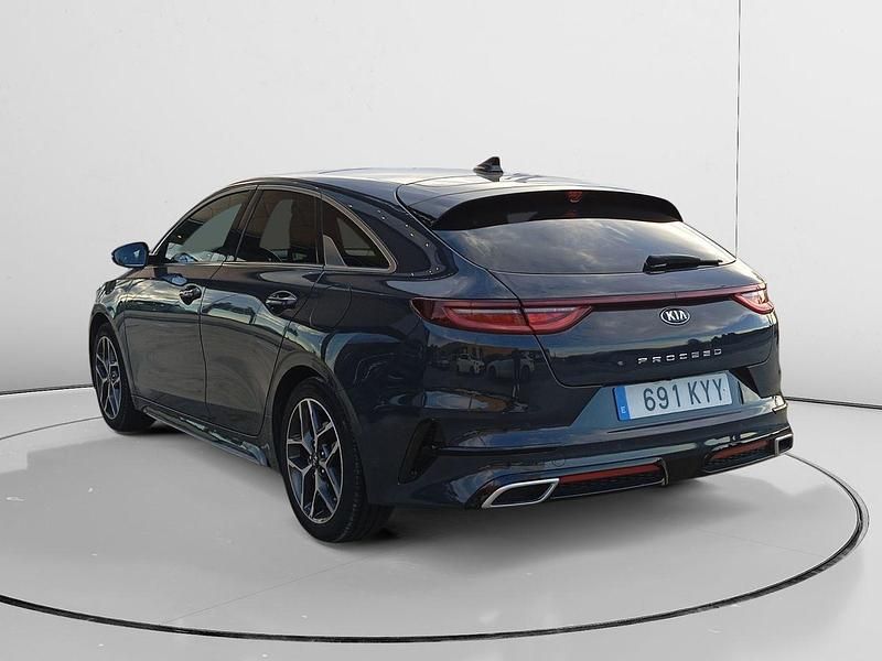 Usado Kia Ceed GT-Line 136 CV (100 kW) 2019 Gris Utilitario