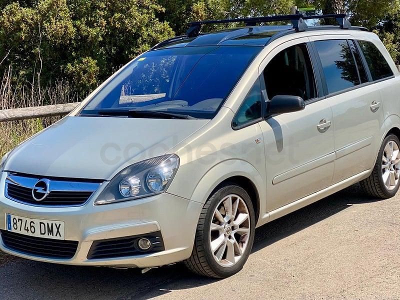 Usado Opel Zafira Cosmo 150 HP (110 kW) 2005 Cinzento Monovolume