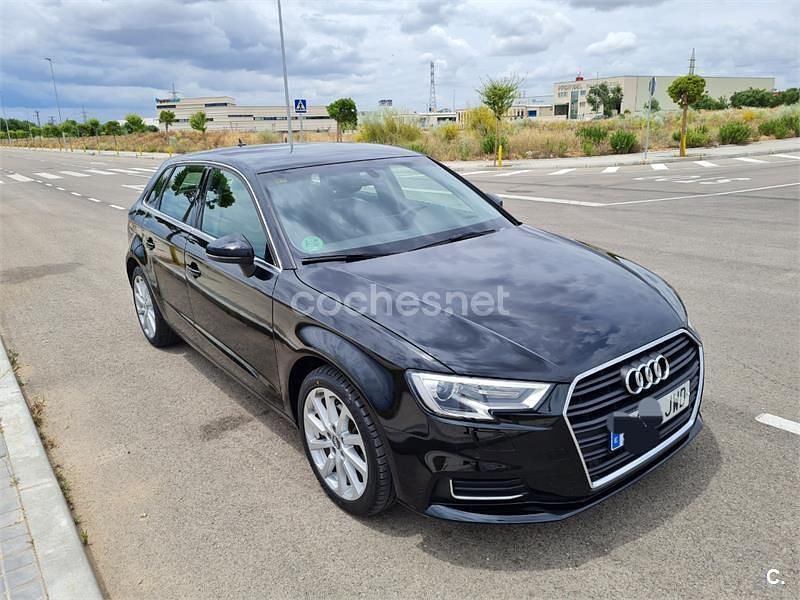 Usado Audi A3 Attraction 110 CV (80 kW) 2017 Negro Berlina