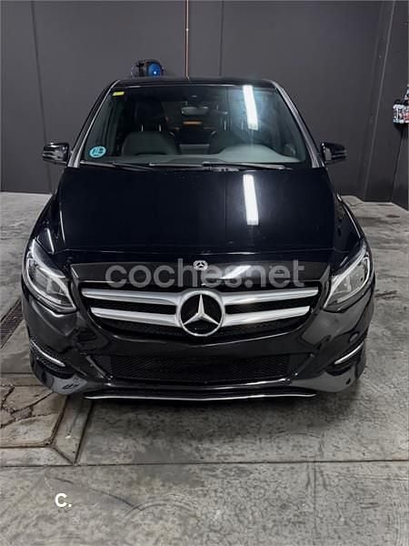 Usado Mercedes B200 136 CV (100 kW) 2018 Negro Monovolumen