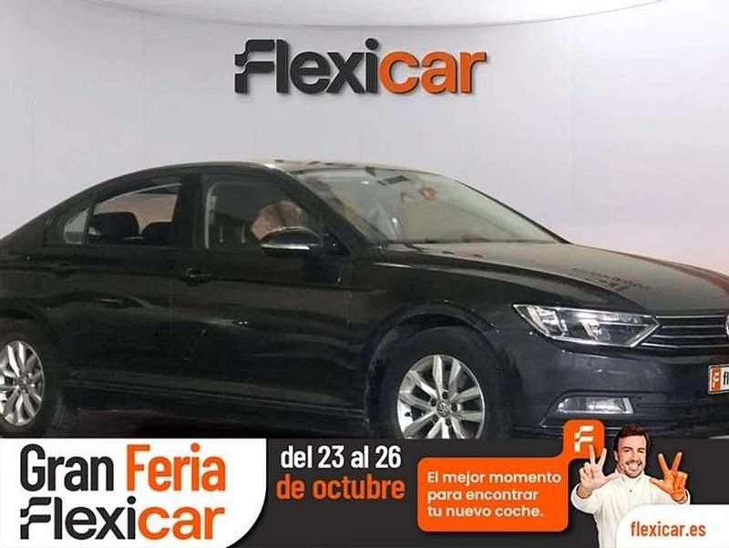 Gris Usado 2017 VW Passat Advance Berlina | 13.990 € (Buen precio) - Imagen 1/4