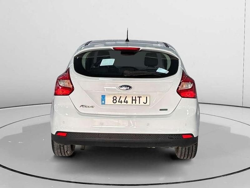Usado Ford Focus 126 CV (92 kW) 2013 Blanco Utilitario