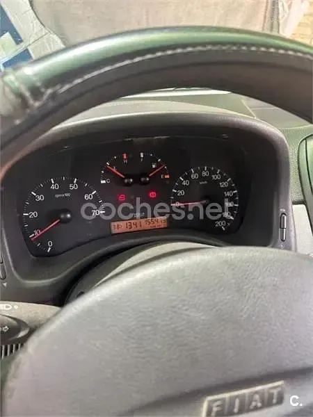 Usado Fiat Punto 80 CV (58 kW) 2000 Blanco Utilitario