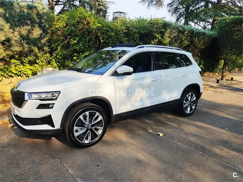 Usado Skoda Karoq Style 150 CV (110 kW) 2022 Blanco SUV