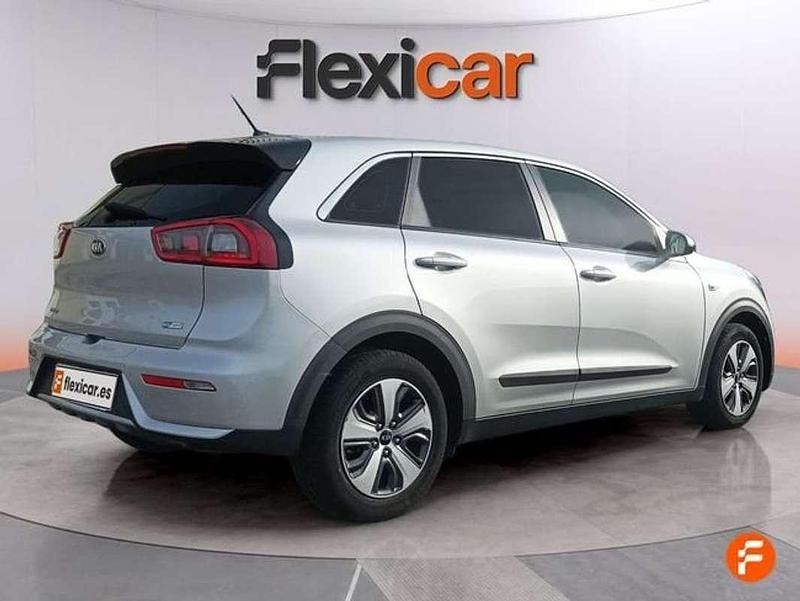 Usado Kia Niro 141 CV (103 kW) 2020 Gris SUV
