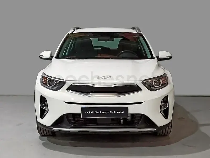 Usado Kia Stonic 100 CV (73 kW) 2024 Blanco SUV