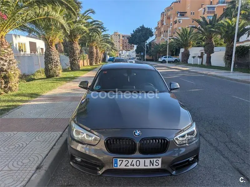 Usado BMW 120 190 CV (139 kW) 2018 Gris / plata Berlina