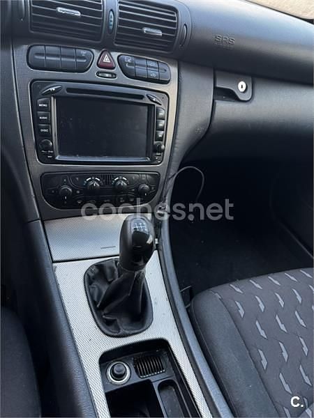 Usado Mercedes C180 129 CV (94 kW) 2001 Negro Berlina