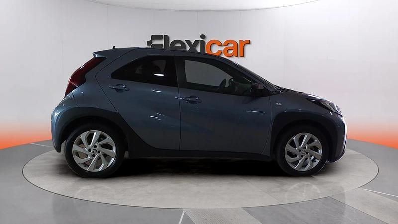 Usado Toyota Aygo X Play 72 CV (52 kW) 2024 Azul SUV