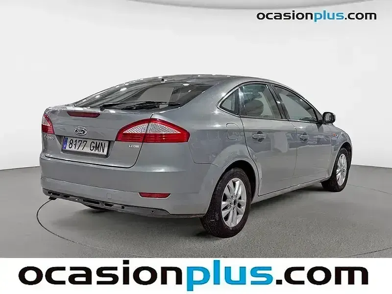 Usado Ford Mondeo Trend 125 CV (91 kW) 2009 Gris Berlina