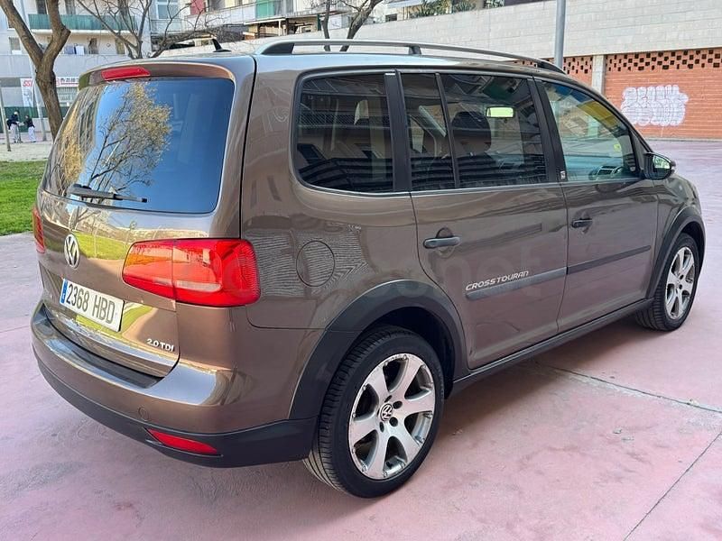 Usado VW Touran 140 CV (102 kW) 2011 Marrón Monovolumen