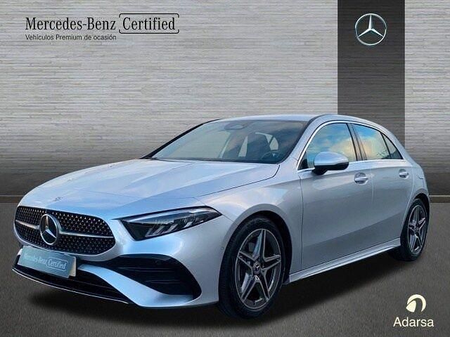 Gris / plata Usado 2023 Mercedes A200 Berlina | 33.900 € (Un poco caro) - Imagen 1/4