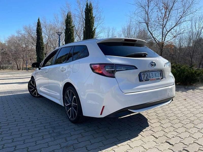 Usado Toyota Corolla Sport 180 CV (132 kW) 2019 Blanco Familiar