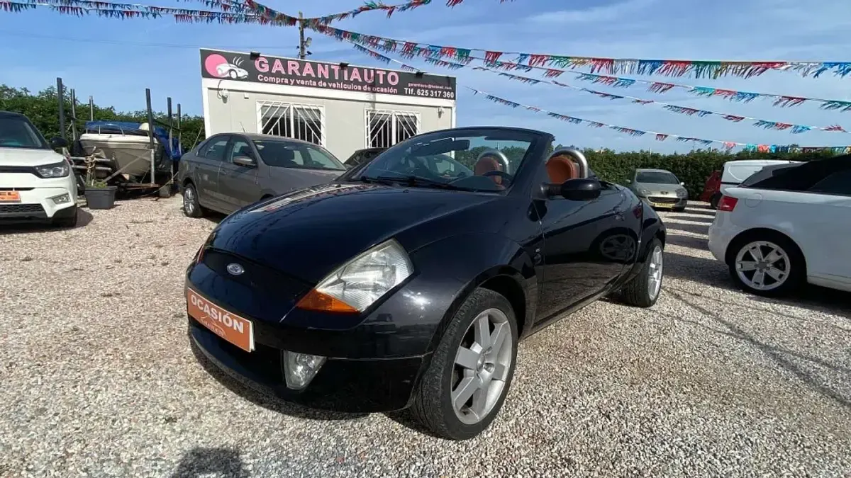 Usado Ford StreetKa 95 CV (69 kW) 2004 Negro Descapotable