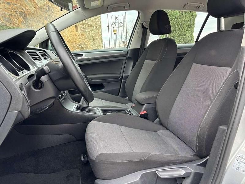 Usado VW Golf VII Advance 110 CV (80 kW) 2017 Gris Utilitario