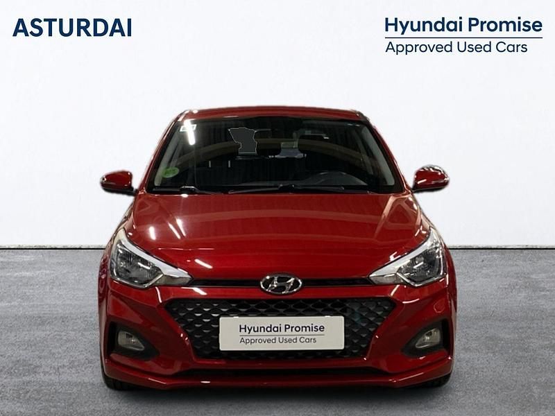 Usado Hyundai i20 75 CV (55 kW) 2019 Rojo Berlina