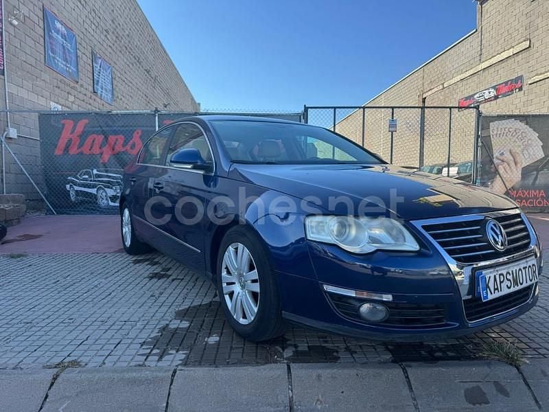 Azul Usado 2008 VW Passat Highline Berlina | 4200 € (Buen precio) - Imagen 1/4