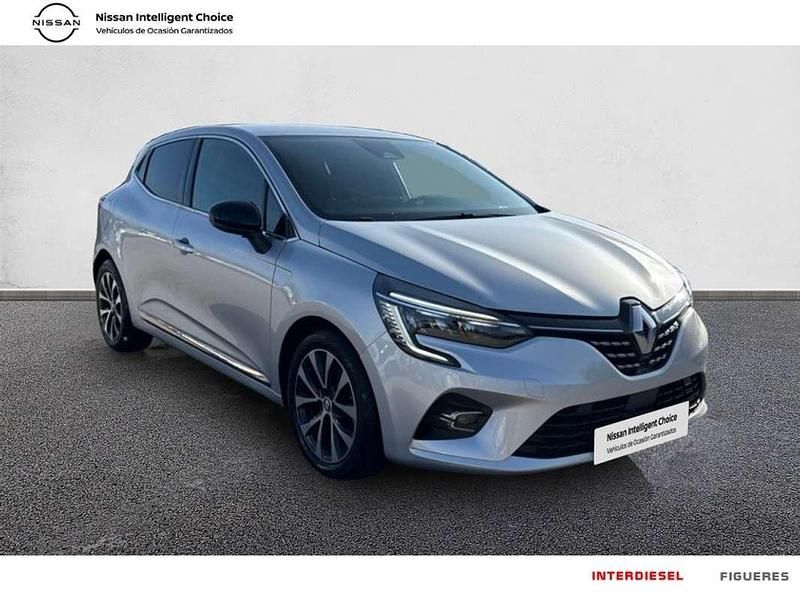 Usado Renault Clio V Techno 91 CV (66 kW) 2023 Plateado Utilitario