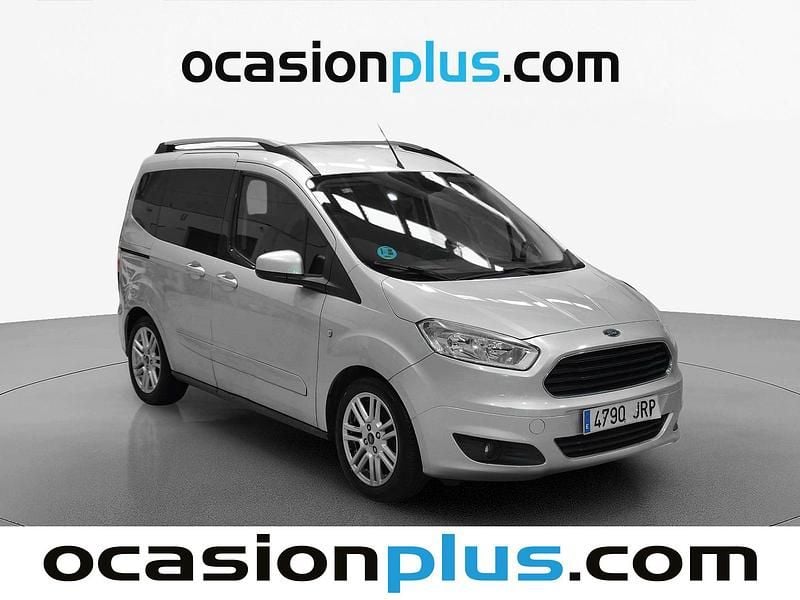 Usado Ford Tourneo Courier Titanium 102 CV (75 kW) 2016 Gris plata Monovolumen