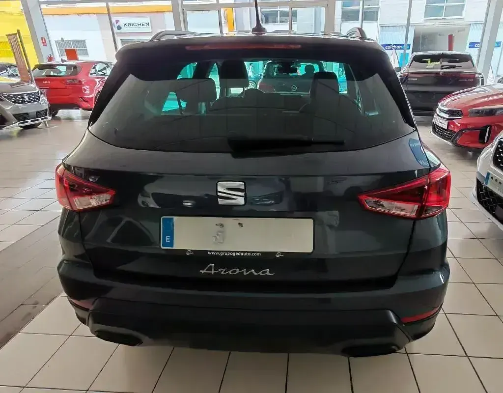 Usado Seat Arona Style 115 CV (84 kW) 2025 Gris SUV