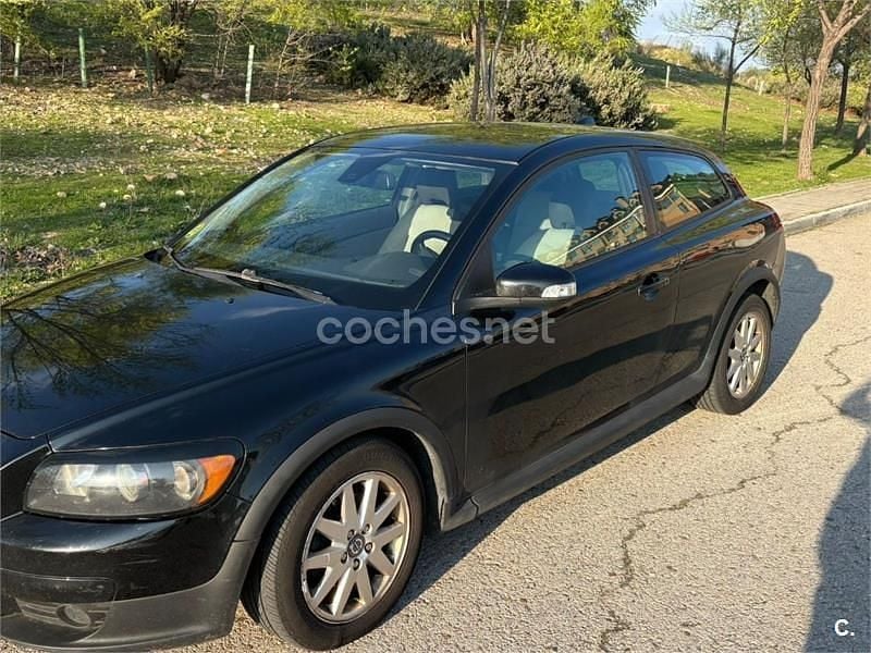 Usado Volvo C30 Momentum 136 CV (100 kW) 2007 Negro Utilitario