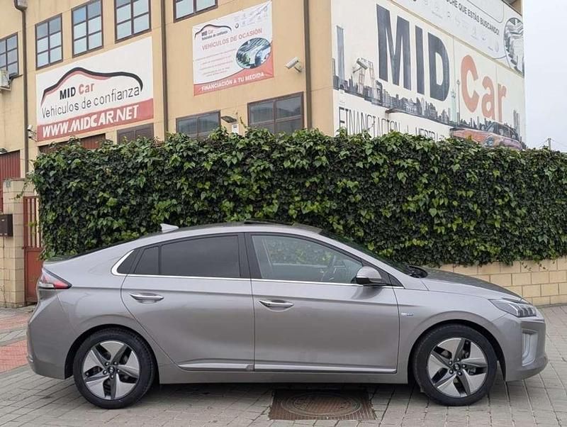 Usado Hyundai Ioniq Style 141 CV (103 kW) 2020 Gris Utilitario