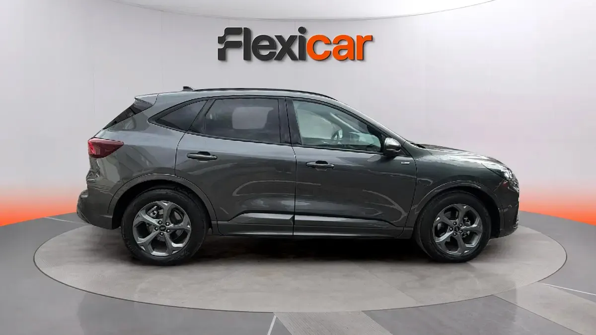 Używany Ford Kuga ST-Line 150 KM (110 kW) 2025 Szary SUV