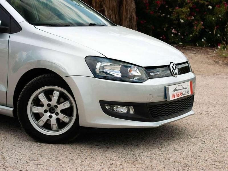 Usado VW Polo Advance 75 CV (55 kW) 2013 Gris Berlina