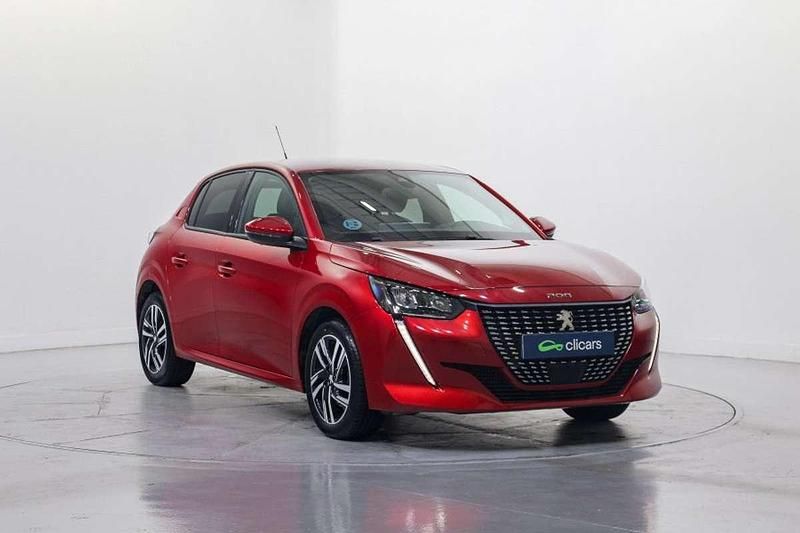 Usado Peugeot 208 Allure 102 CV (75 kW) 2021 Rojo Utilitario