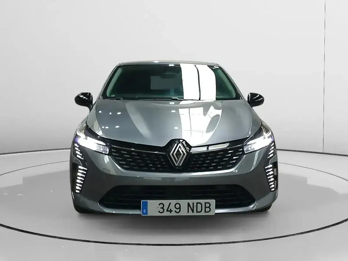 Usado Renault Clio Evolution 101 CV (74 kW) 2025 Gris Utilitario