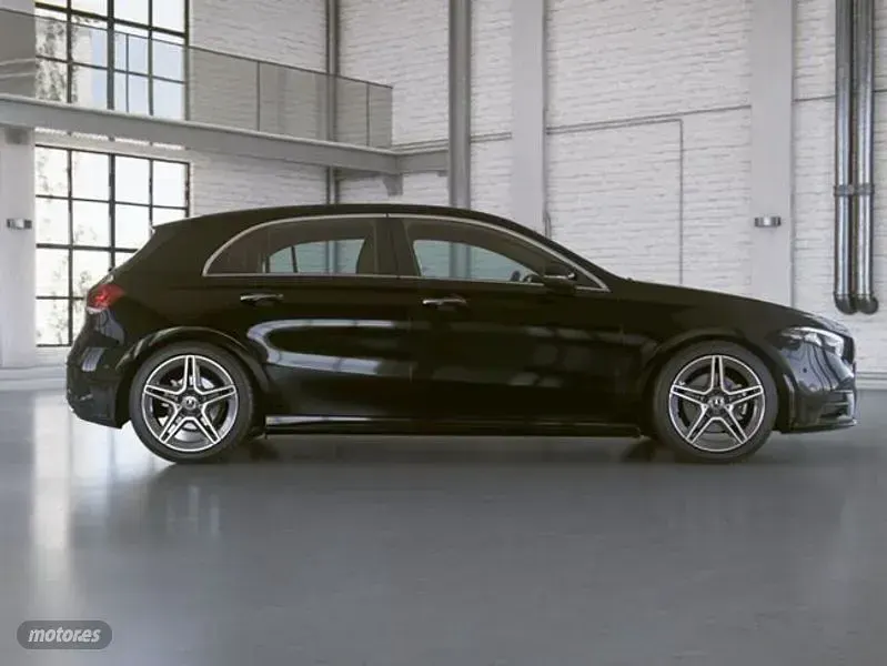 Usado Mercedes A180 136 CV (100 kW) 2022 Negro Berlina