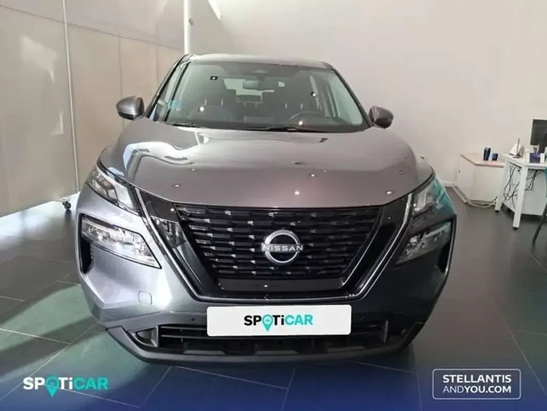 Usado Nissan X-Trail Acenta 213 CV (156 kW) 2025 Gris SUV