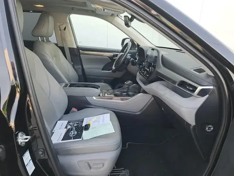 Usado Toyota Highlander Advance 246 CV (180 kW) 2022 Negro SUV