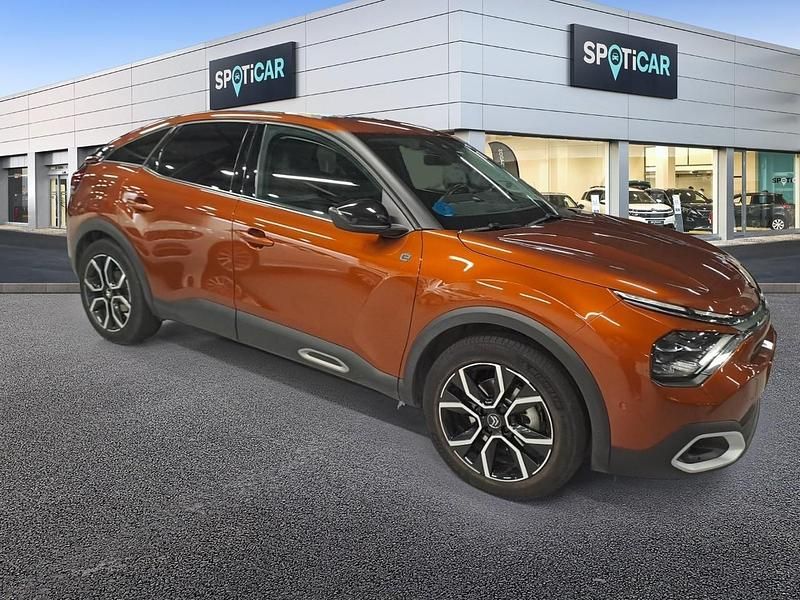 Usado Citroën e-C4 Shine 100 kW (137 CV) 2021 Naranja Berlina