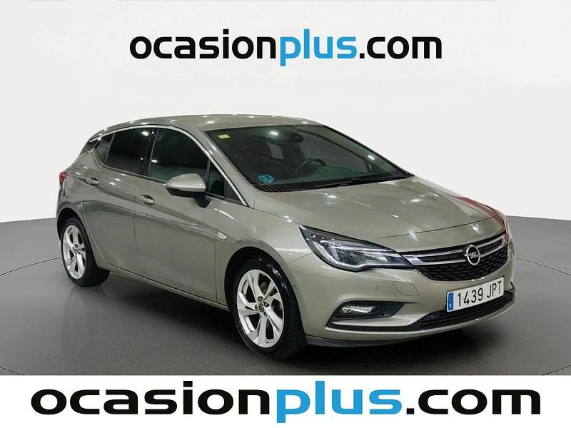 Usado Opel Astra Dynamic 110 CV (80 kW) 2016 Gris