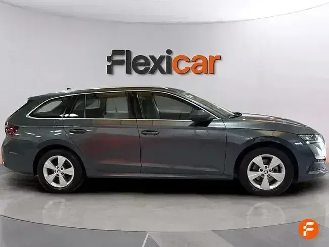 Usado Skoda Octavia Ambition 150 CV (110 kW) 2020 Gris