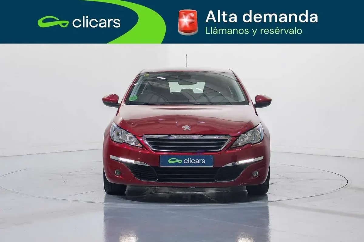 Usado Peugeot 308 Active 131 CV (96 kW) 2014 Rojo Utilitario